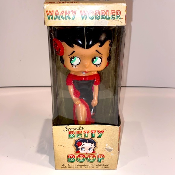 2008 Funky Betty Boop Wacky Wobble Is n Box